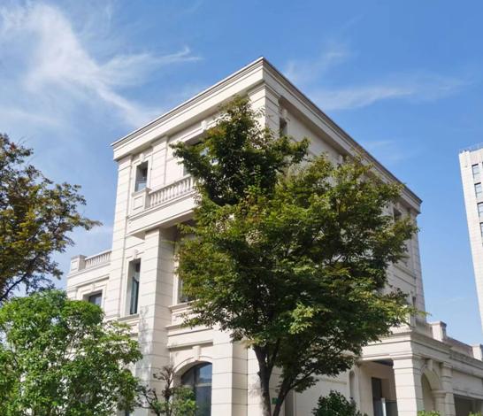 上海虹橋峰度天下：集科技、綠色、奢華于一體的商務殿堂