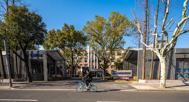 上海自動化儀表城：4層獨棟，層高3米，空間寬敞明亮