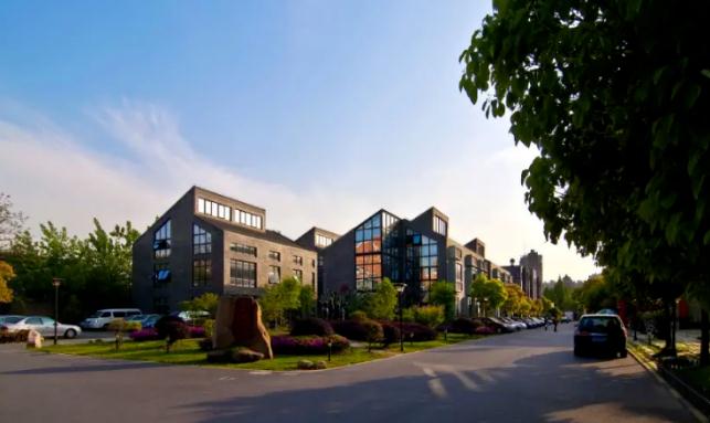 上海2577創意大院：雙層寬敞空間，靈活滿足創意企業需求