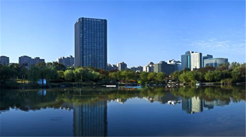 上海古北財富中心：高效電梯系統，提升辦公出行效率